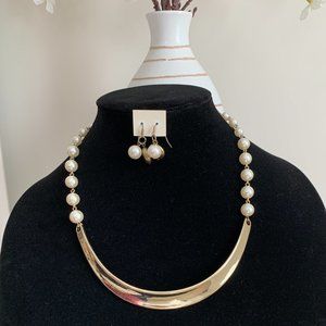 Unbranded Women´s Necklace/Earrings Set.